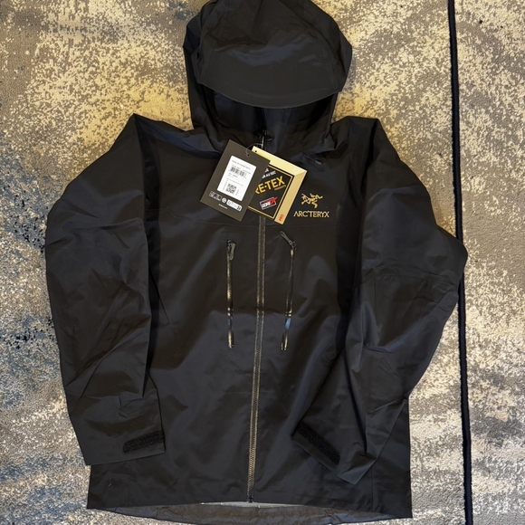 ARC’TERYX Alpha SV jacket size Medium - Picture 1 of 4
